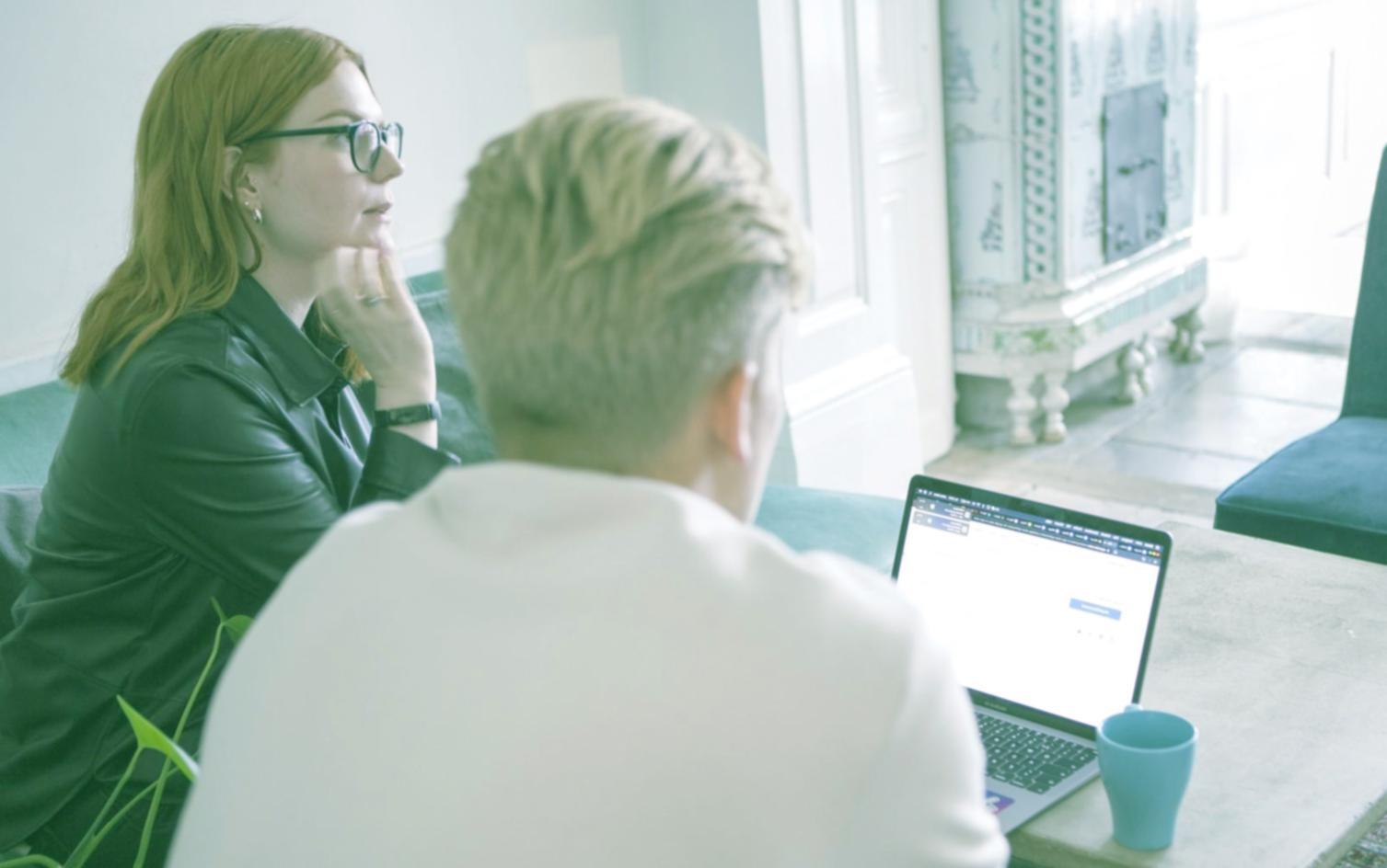 Participants en session de formation sur le contrôle financier